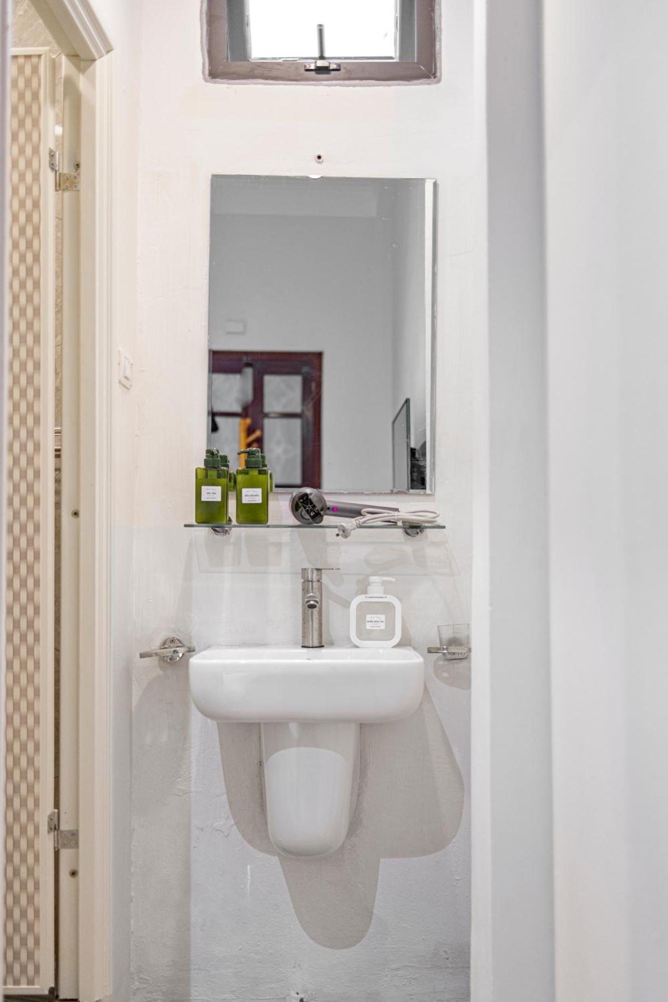Quite In Old Quarter With Netflix And Free Laundry 3rdfloor